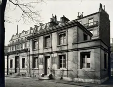 Louis Pasteur, exterior of Ecole Normale Supérieure, c1900s. Creator: Giraudon