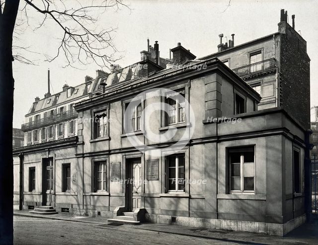 Louis Pasteur, exterior of Ecole Normale Supérieure, c1900s. Creator: Giraudon.