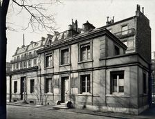 Louis Pasteur, exterior of Ecole Normale Supérieure, c1900s. Creator: Giraudon
