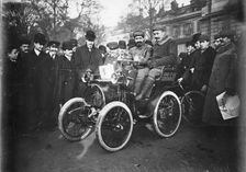 Louis Renault in the driver's seat of a Voiturette Renault 1¾ hp, 1899
