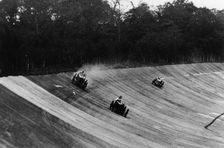 Louis Zborowski passing Humphrey Cook's Ballot by skidding above him, Brooklands