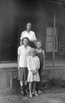 Louise Godfrey (?), Marion, McDowell County, North Carolina, USA, 1916-1918. Artist: Cecil Sharp