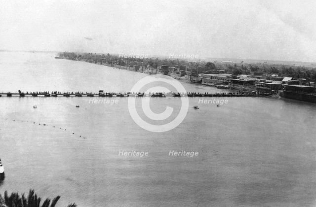 Lower pontoon bridge, Baghdad, Mesopotamia, WWI, 1918. Artist: Unknown