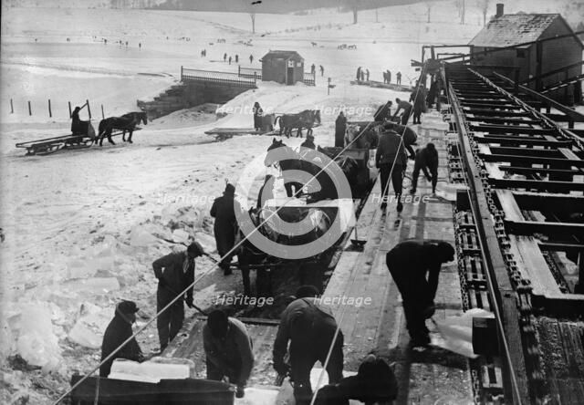 Loading ice, between c1910 and c1915. Creator: Bain News Service.