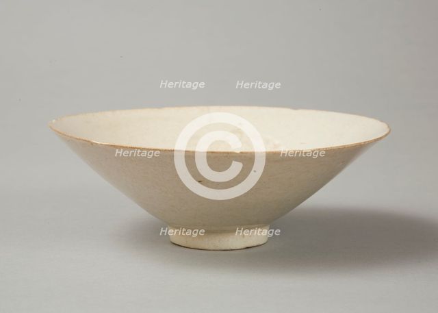 Lobed bowl with qingbai glaze with carved floral design made in the Northern Song dynasty. Artist: Unknown.