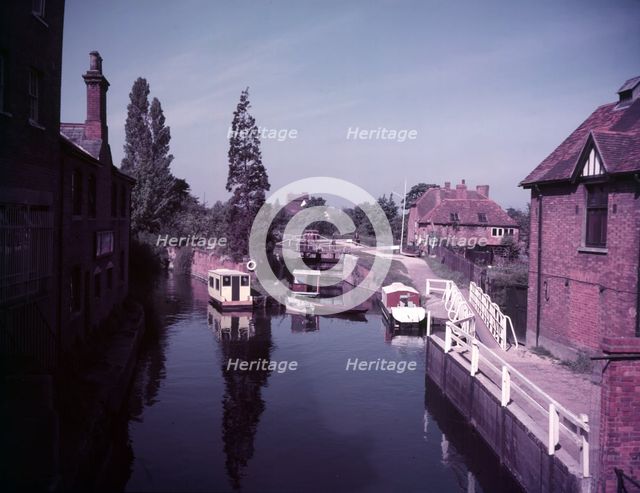 Lock on the River Kennet at Newbury, Berkshire, c1955. Creator: Arthur Charles Kirby Ware.
