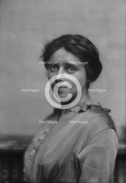 Loeb, Irene, Miss, portrait photograph, 1912 July 23. Creator: Arnold Genthe.