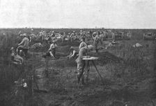 L'offensive de la Somme: L'avance de la grosse artillerie 1916. Creator: Unknown