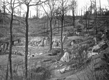 L'offensive ennemie dans les Flandres; au mont Kemmel, le 23 avril 1918: poste de..., 1918. Creator: Unknown