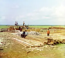 Log sawing, Kuzminskoy, 1912. Creator: Sergey Mikhaylovich Prokudin-Gorsky