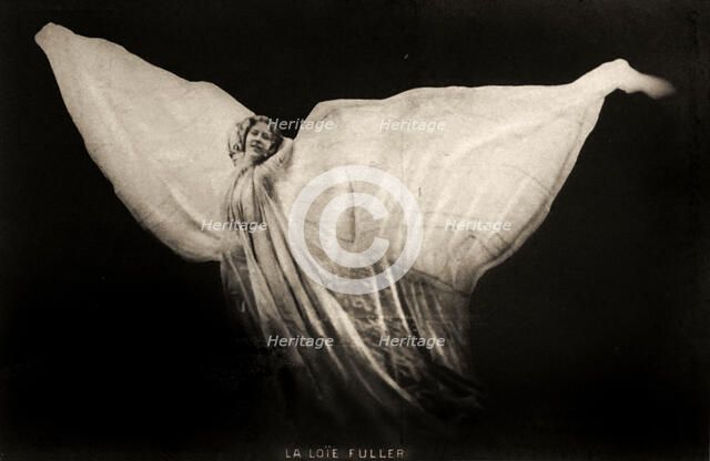 Loïe Fuller in the Dance "La Nuit", 1896. Creator: Langfier, Louis Saul (1871-1948).