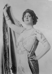 Lois Ewell, 1913. Creator: Bain News Service