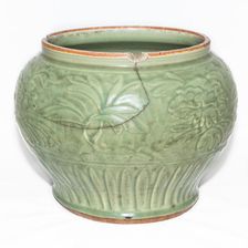 Longquan celadon jar, 14th century