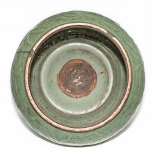 Longquan celadon jar, 14th century