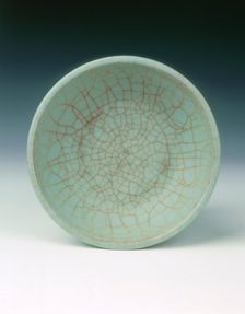 Longquan bowl with Guan type crackled celadon glaze, Southern Song dynasty, China, 13th century