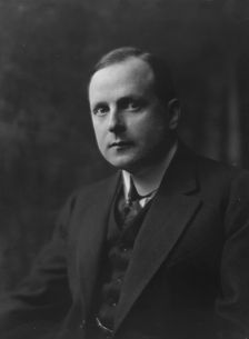Longwill, W.B., Mr., portrait photograph, between 1916 and 1925. Creator: Arnold Genthe