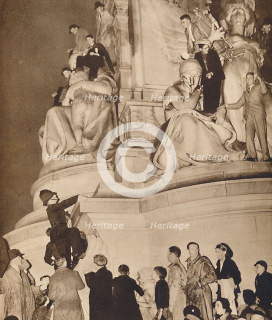 'London Grandstand', 1937. Artist: Unknown.