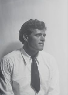 London, Jack, portrait photograph, between 1906 and 1916. Creator: Arnold Genthe