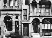 London's smallest house, 1926-1927