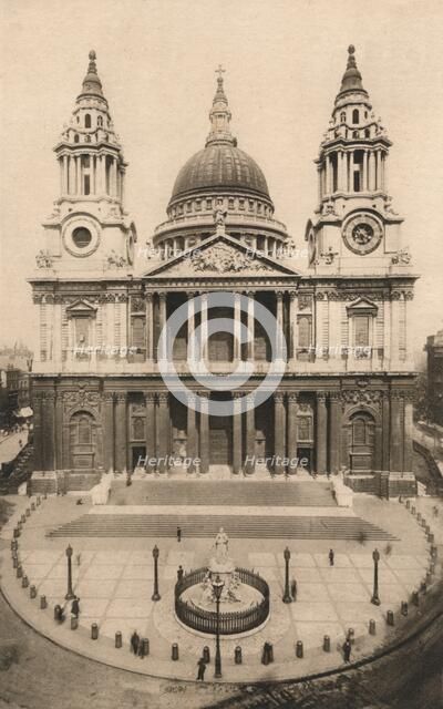 'London, St. Paul's Cathedral', 1924, (c1900-1930). Artist: Unknown.