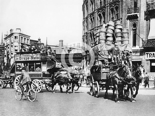 London street scene, early 1900s. Creator: Unknown.