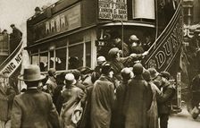Londoners rushing for a bus on Ludgate Hill, c1920s(?)