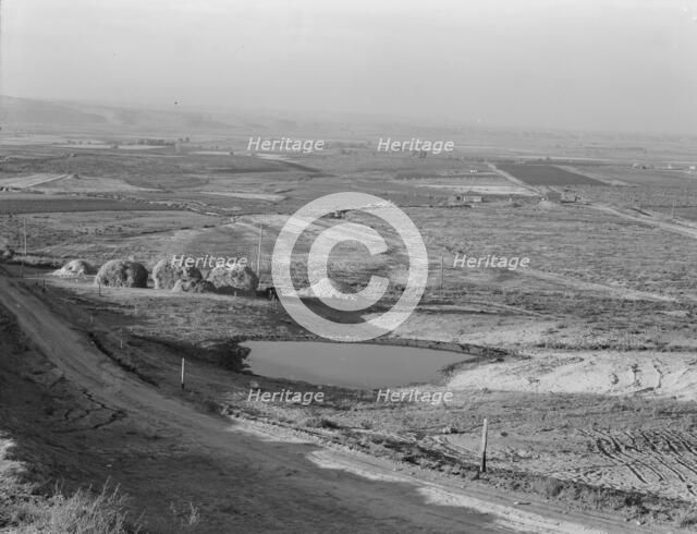 Looking across the Malheur Valley from Lincoln Bench, Malheur County, Oregon, 1939. Creator: Dorothea Lange.