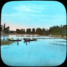 Looking down the Jhelum from the island, India, late 19th or early 20th century