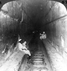 Looking down the main passage to Khufu's sepulchre within the Great Pyramid, Egypt 1905.Artist: Underwood & Underwood