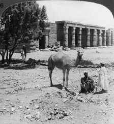 Looking north to the temple of Sethos I, Thebes, Egypt 1905.Artist: Underwood & Underwood