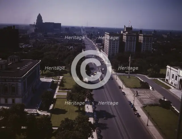 Looking north on Woodward Ave., from the Maccabee[s] Building..., Detroit, Mich., 1942. Creator: Arthur S Siegel.