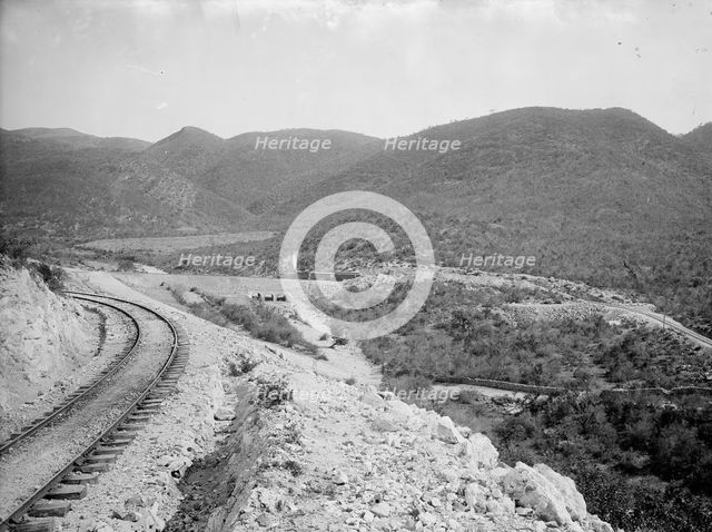Loop near San Jose, between 1880 and 1897. Creator: William H. Jackson.