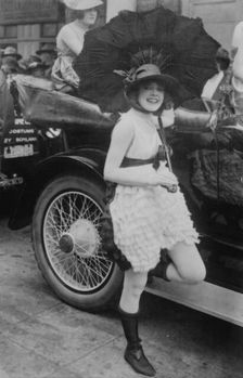 Los Angeles bather, between c1915 and c1920. Creator: Bain News Service