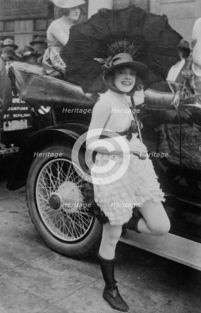 Los Angeles bather, between c1915 and c1920. Creator: Bain News Service.