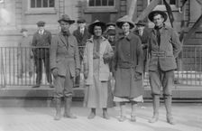 Los Angeles Hikers, N.Y., 12/30/13, W.A. Clarkson, Mrs. Mabel Ackerman, Carrie Van Gaasbeck and A.A. Creator: Bain News Service