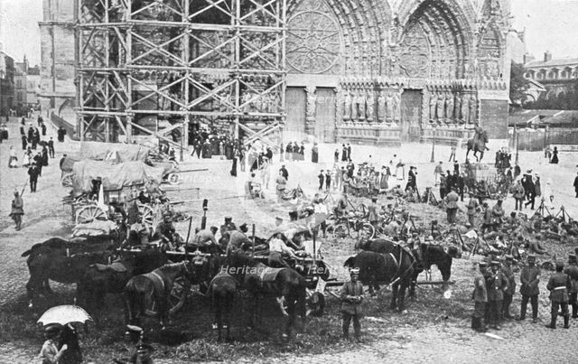 ''La Courte Occupation de Reims; Reims le cathedrale', 1914. Creator: Unknown.