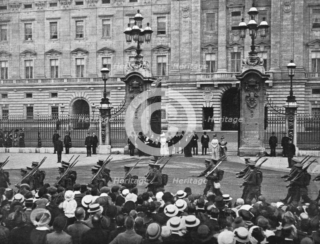 'La cooperation Britannique', 1914. Creator: Unknown.