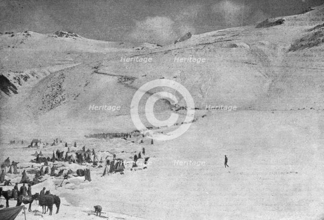 'La Campagne d'Hiver des russes en Armenie; les chasseurs du Caucase descendent du plateau..., 1916. Creator: Unknown.