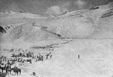 La Campagne d'Hiver des russes en Armenie; les chasseurs du Caucase descendent du plateau..., 1916. Creator: Unknown