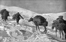 La campagne d'hiver en Orient; Le ravitaillement dans la neige des postes francais et..., 1917. Creator: Unknown