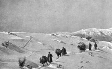 La campagne d'hiver en Orient; Dans les neiges du Paljokrimero, entre Santi-Quaranta..., 1917. Creator: Unknown