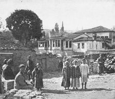 La Campagne Macedonienne; Sortie de la petite ville de Varna 1916. Creator: Unknown