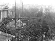 'La Chute des Habsbourg; Proclamation de la Republique de l'Autriche allemande, devant..., 1918. Creator: Unknown