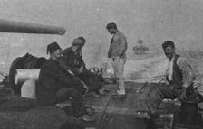 La chasse aux voiliers Turcs dans la mer Noire; Equipage turc d'un voilier coule c1915. Creator: Unknown