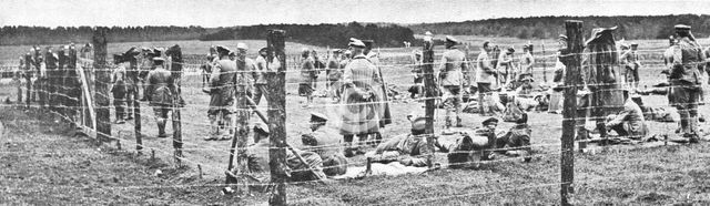 'La bataille de Champagne; Un enclose aux officiers prisonniers', 1915 (1924). Creator: Unknown.