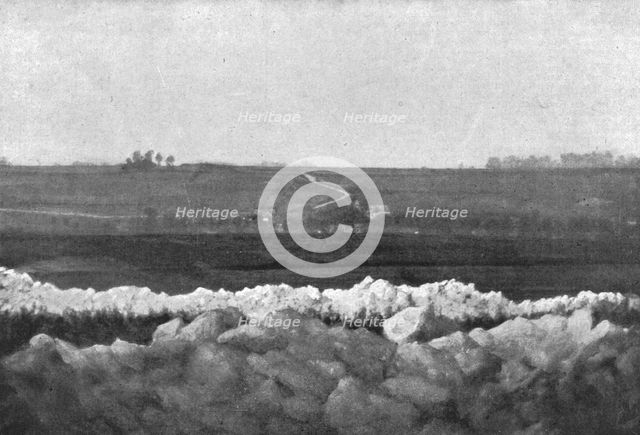 'La Bataille de la Somme; avant l'offensive de la Somme: en avant, une tranchee de..., 1916. Creator: Unknown.