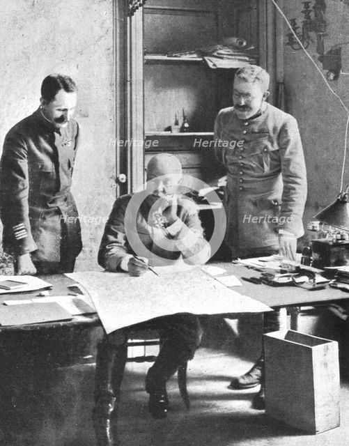 'La Bataille de la Somme; La general Fayolle, commandant l'armee francaise de la Somme..., 1916. Creator: Unknown.