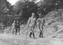 'La Bataille de la Somme; Pres d'un poste de commandement, le troisieme jour de l'offensive 1916. Creator: Unknown