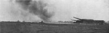 'La Bataille de la Somme; Tir d'A.V.F. (Artillerie Lourde sur Voie Ferree) a longue portee 1916. Creator: Unknown