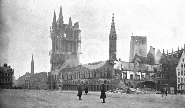 'La Bataille des Flandres; A Ypres, le 24 novembre 1914: les ruines des Halles', 1914 Creator: Unknown.